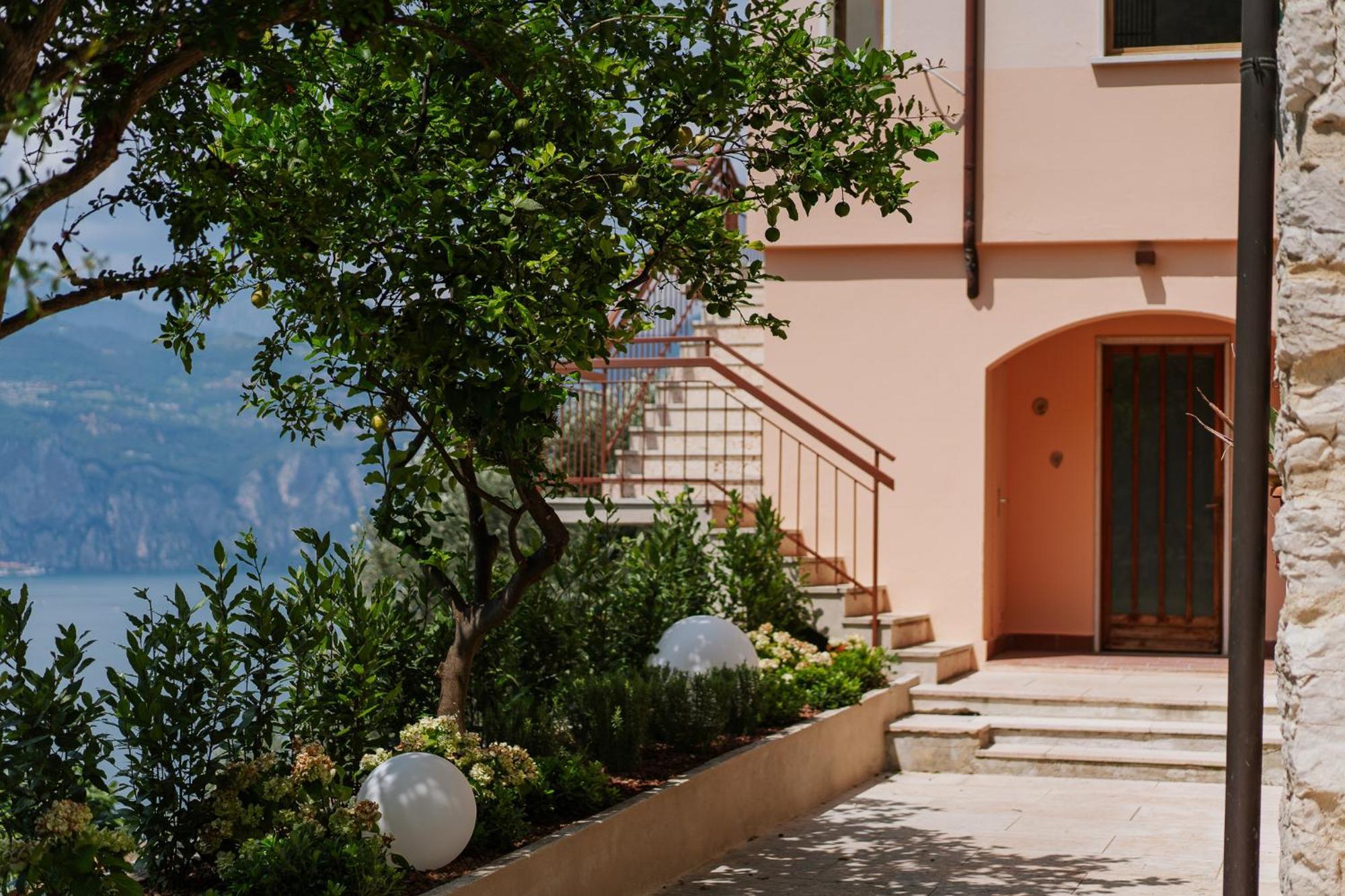View Garda Lake Brenzone sul Garda Exterior photo